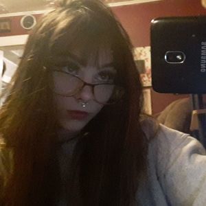 Meet your Posher, Kira